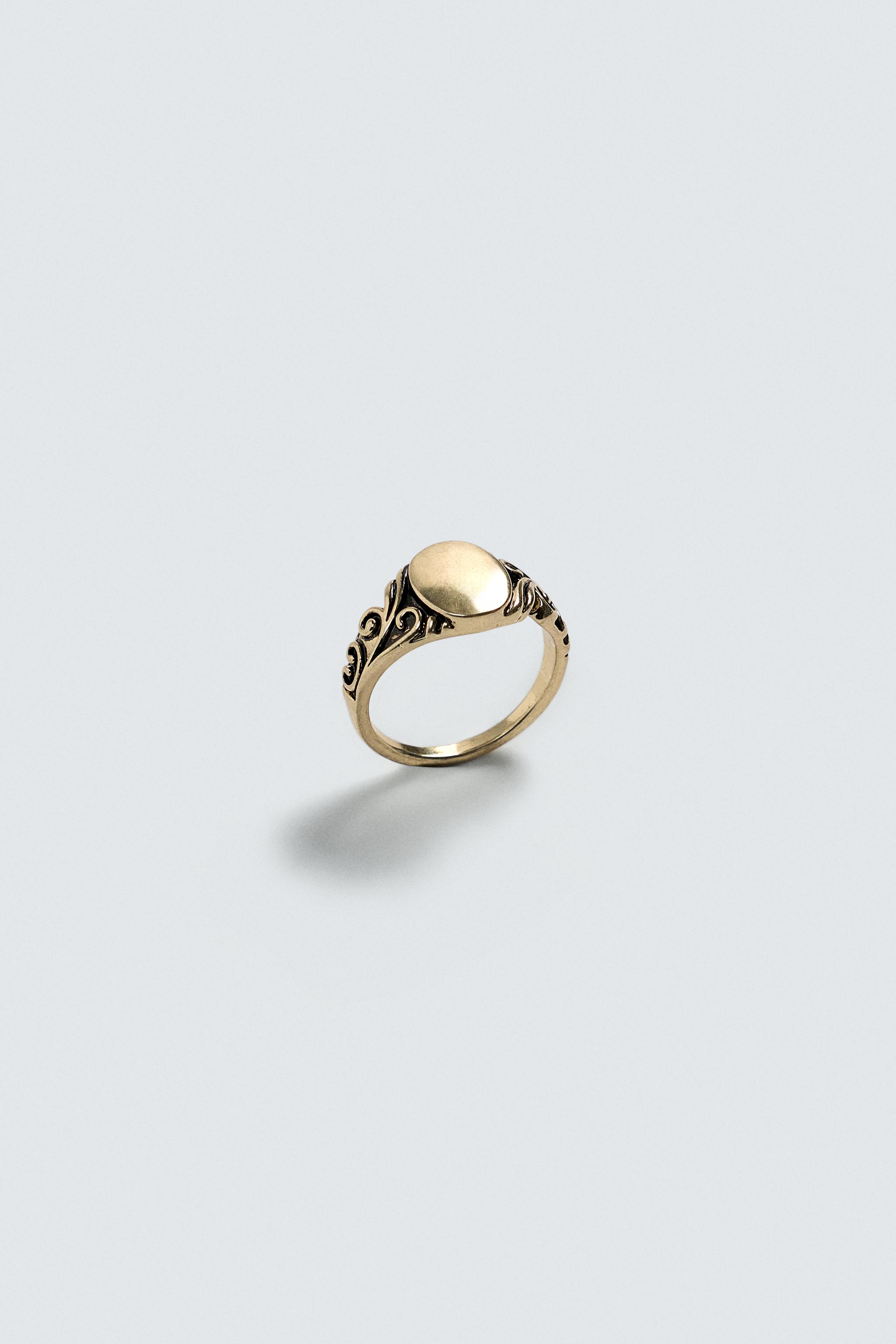 EMBOSSED SIGNET RING